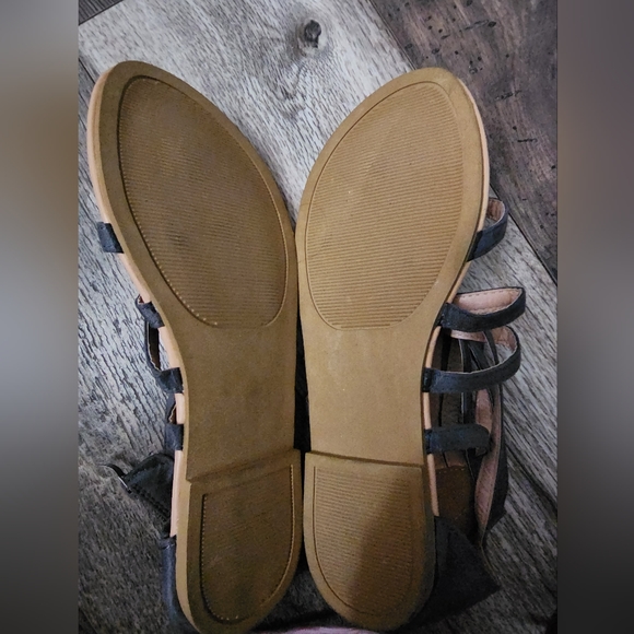 BRAND NEW STRAPPY, GREY SANDALS, SIZE WOMEN'S 8 - Picture 6 of 7